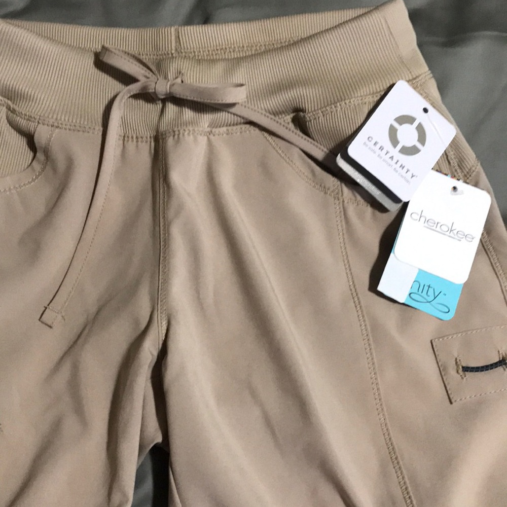 Brand new Cherokee infinity scrub PETITE bottoms
